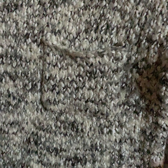 Forever 21 sweater - Picture 2 of 4